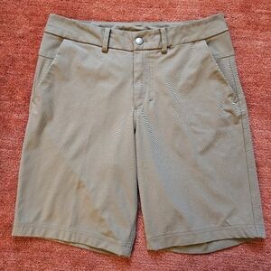 Lululemon Mens The Works ABC Shorts LM7929S Golf Warpstreme 11" Chino Tan
